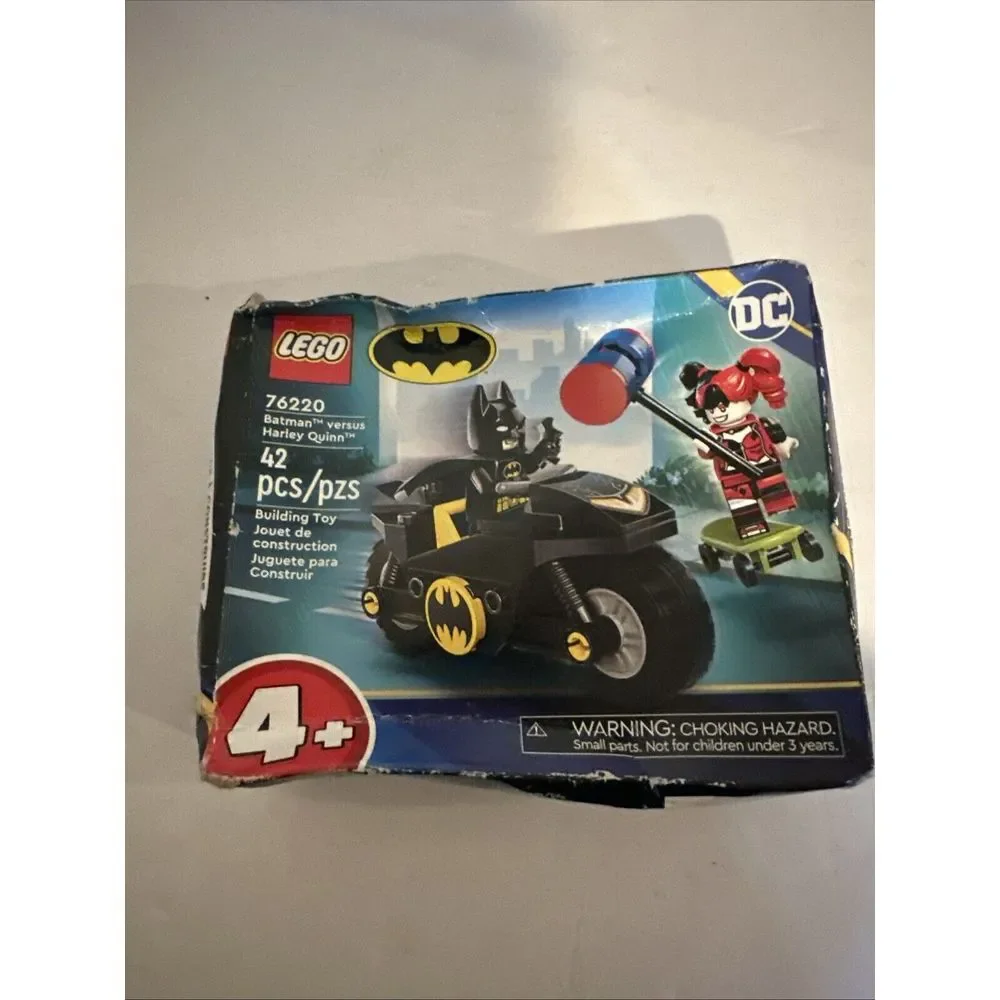 LEGO SUPER HEROES BATMAN VERSUS HARLEY QUINN SET NUMBER (76220) NEW WITH DAMAGE!